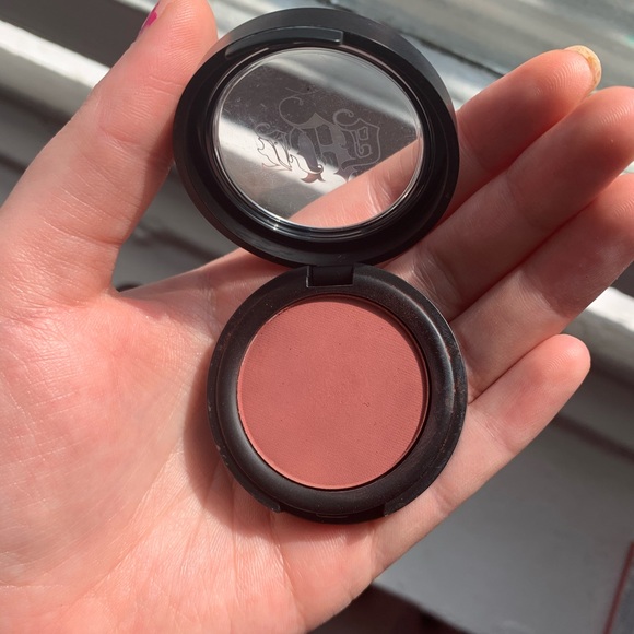 FREE ADD ON kat von d eyeshadow in shade lolita - Picture 2 of 4
